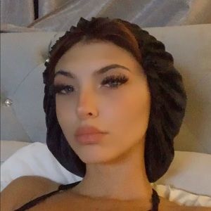 Meet your Posher, Isabella